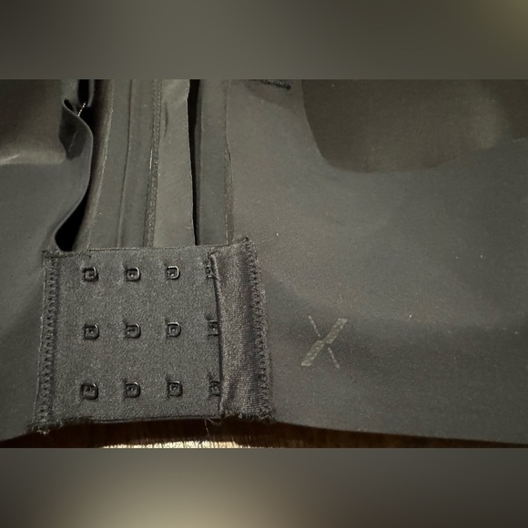 Knix Catalyst Front Zip Sports Bra Black Size 8 40/42 D/DD Black - Picture 7 of 10